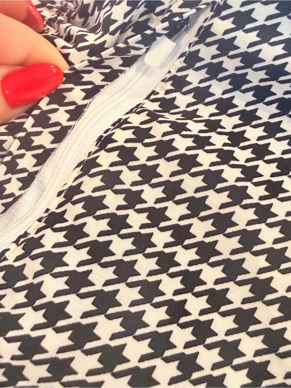 Cove Black & White Houndstooth Hybrid Shorts NWOT - Picture 9 of 9